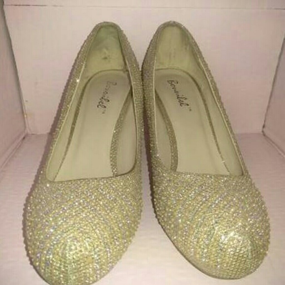 Gold Round Toe Sparkly Heels - Picture 2 of 3